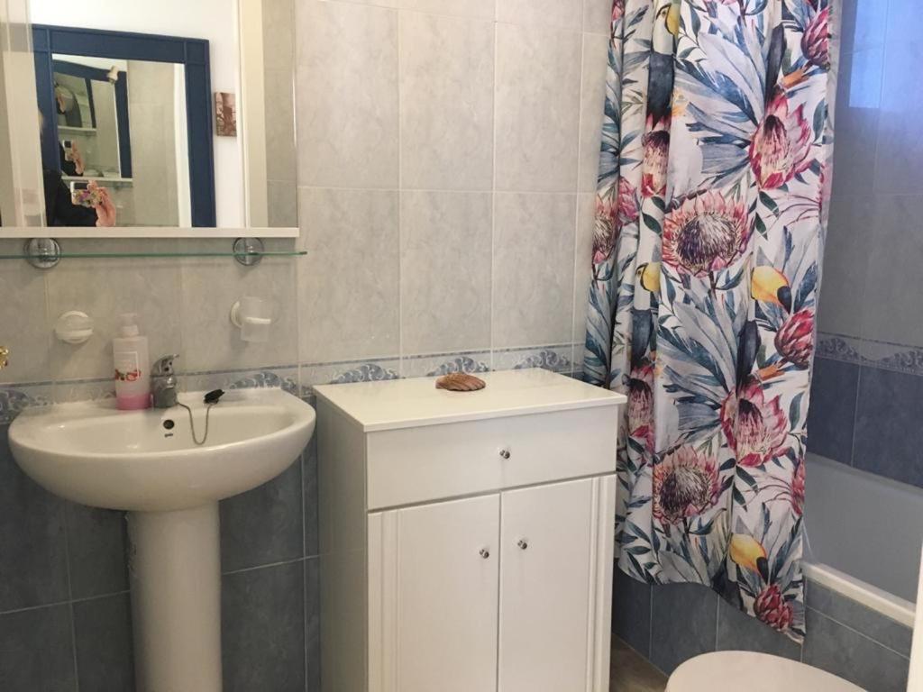 2-Bedroom And Living Room Apartment Near Campoamor Beach Exteriör bild