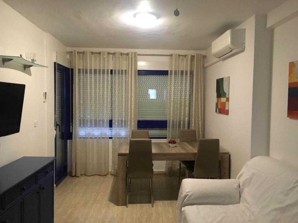 2-Bedroom And Living Room Apartment Near Campoamor Beach Exteriör bild
